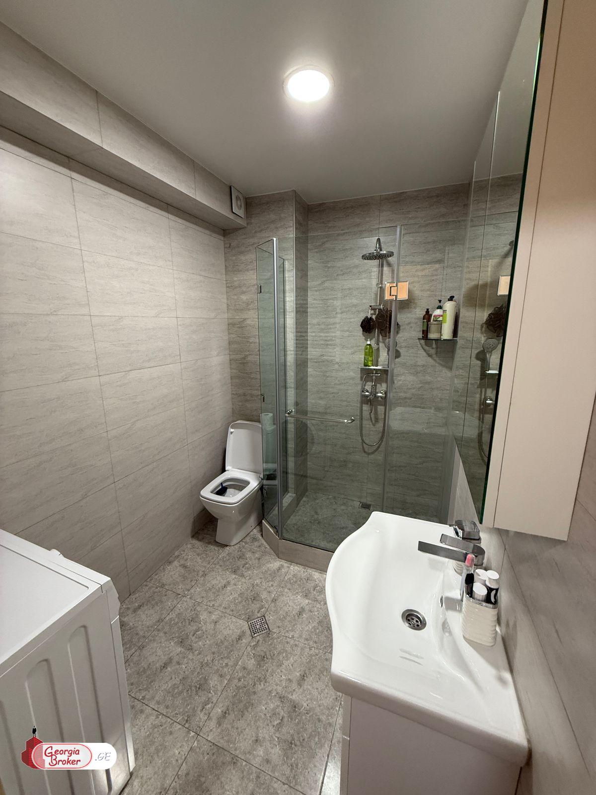 იყიდება ახალი გარემონტებული 2 ოთახიანი ბინა